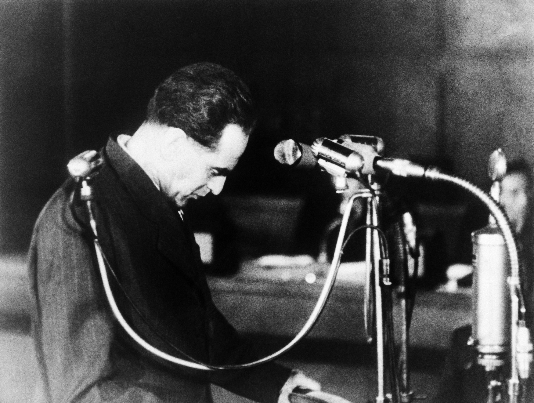 Rudolf Slánský před senátem státního soudu v Praze. Ve dnech 20. až 27. listopadu 1952 se konal proces s vedením protistátního spikleneckého centra v čele s Rudolfem Slánským
