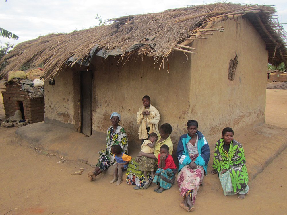 Humanitární mise v Malawi - Dům chudé rodiny