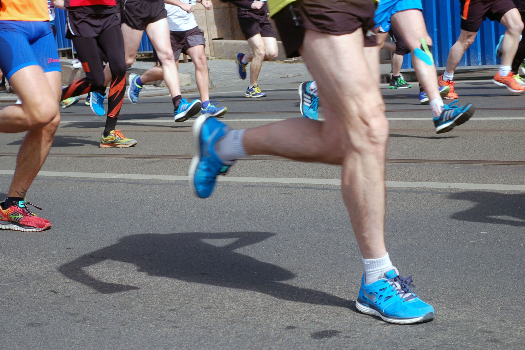 běh, nohy, ilustrační foto