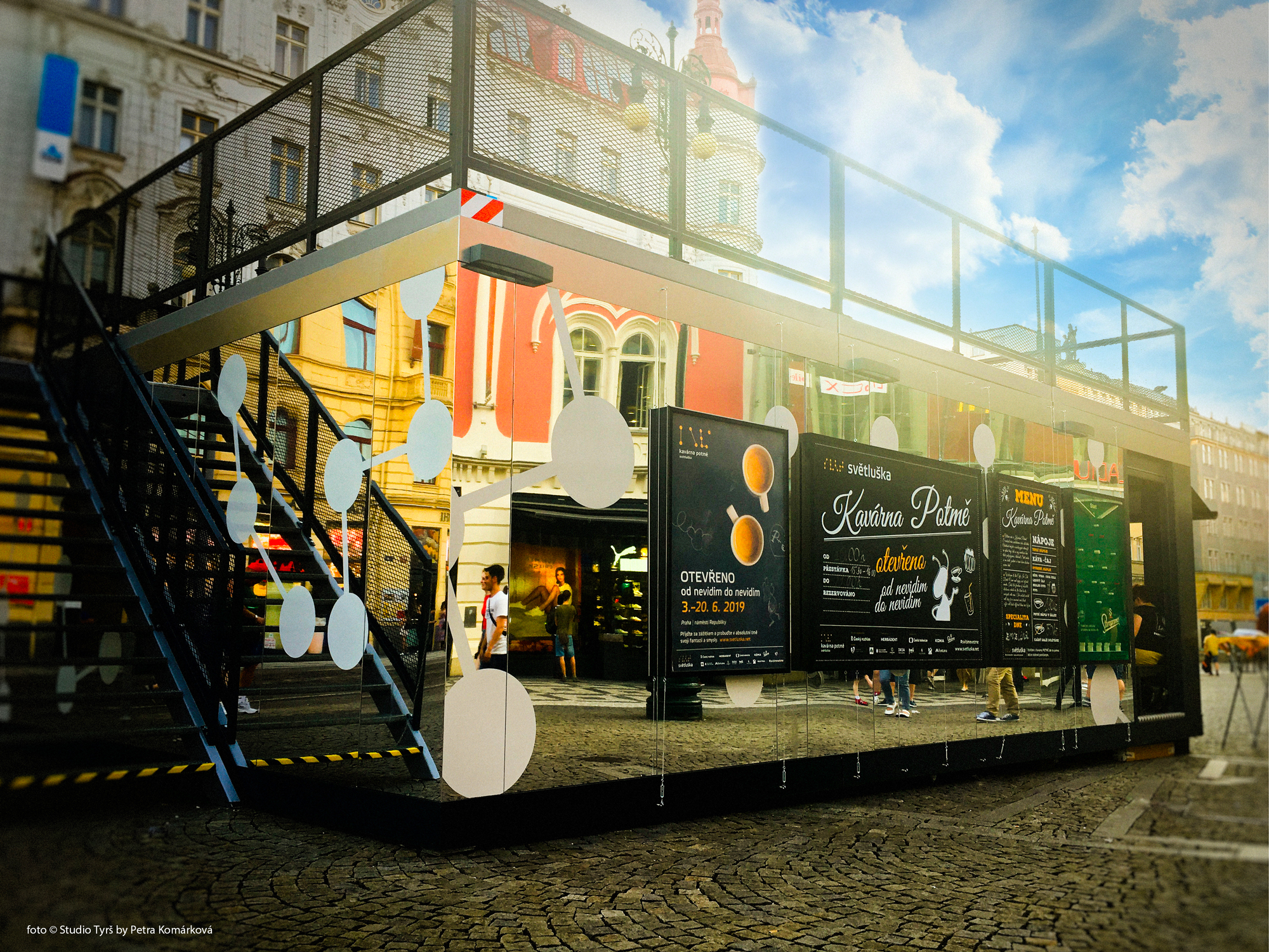 Kavárna POTMĚ na náměstí Republiky
