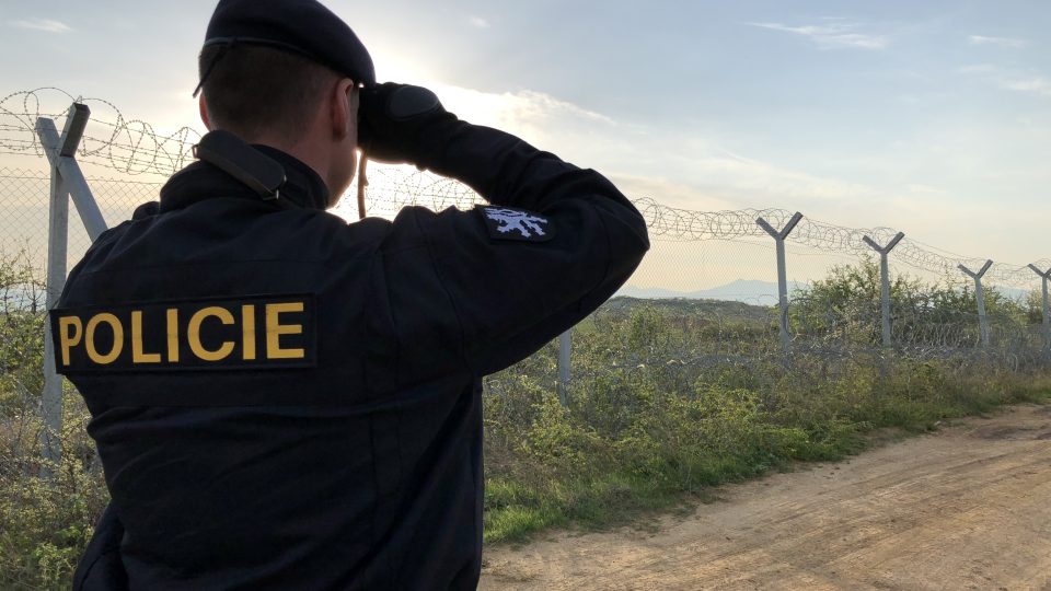 Češi pomáhají také v zahraniční. Hlídají zelenou hranici mezi Řeckem a Makedonií a nelegální přechody mezi dvěma státy