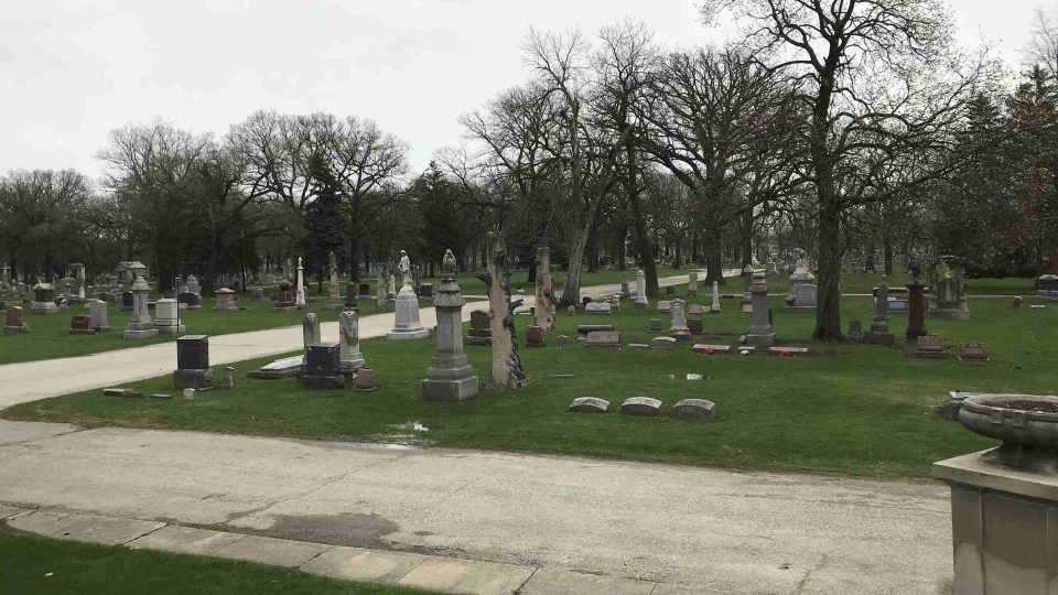 Chicagský český hřbitov je rozlohou větší než pražský Olšanský hřbitov