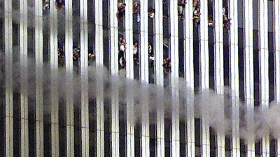 Lidé uvěznění v budově mrakodrapu