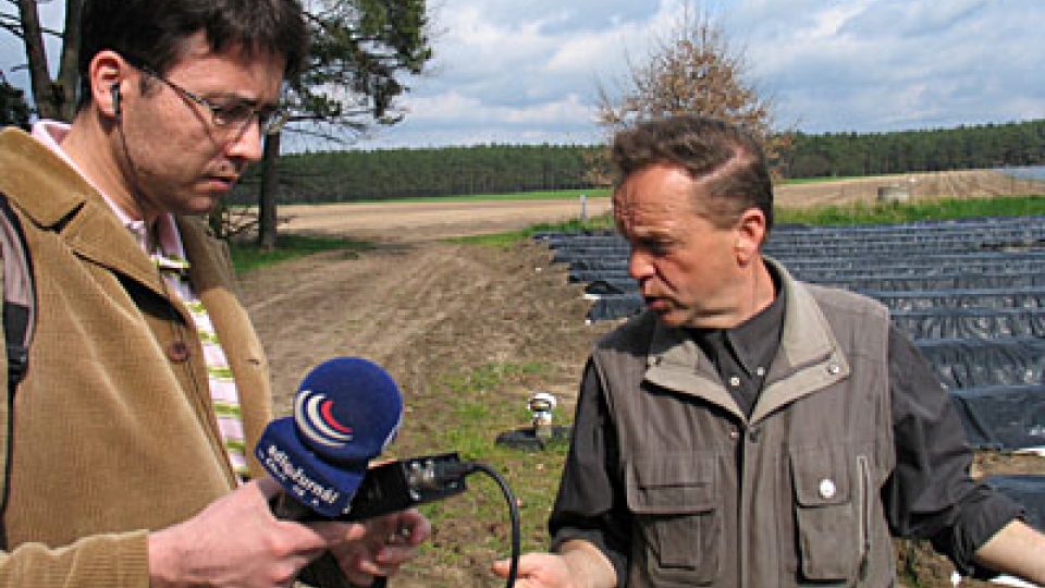 Jiří Hošek se zemědělcem Bernhardem Falkenthalem