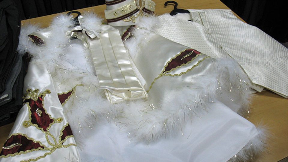 Sünnet - oblek pro slavnost obřízky