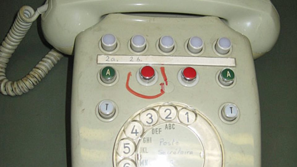 Nápis opozorňuje na nezabezpečený telefon