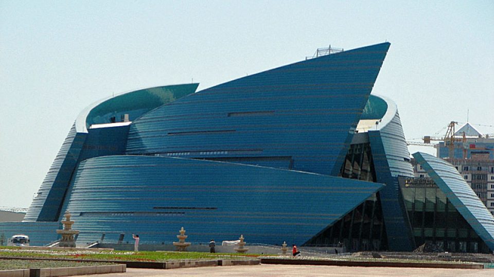 Moderní stavby v Kazašské Astaně