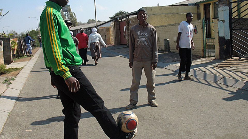 Fotbal se hraje v každé ulici Soweta