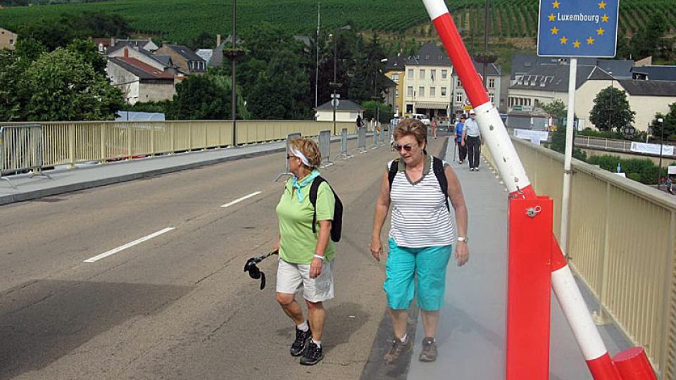 Závora na mostě do Lucemburska