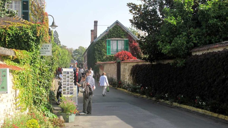 Francouzské městečko Giverny žije odkazem svého slavného obyvatele, impresionisty Clauda Moneta