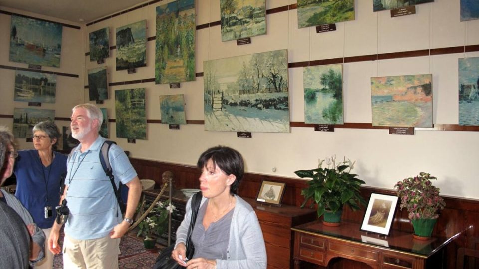 Turisté si mohou v domě prohlédnout impresionistické obrazy Clauda Moneta i dalších malířů