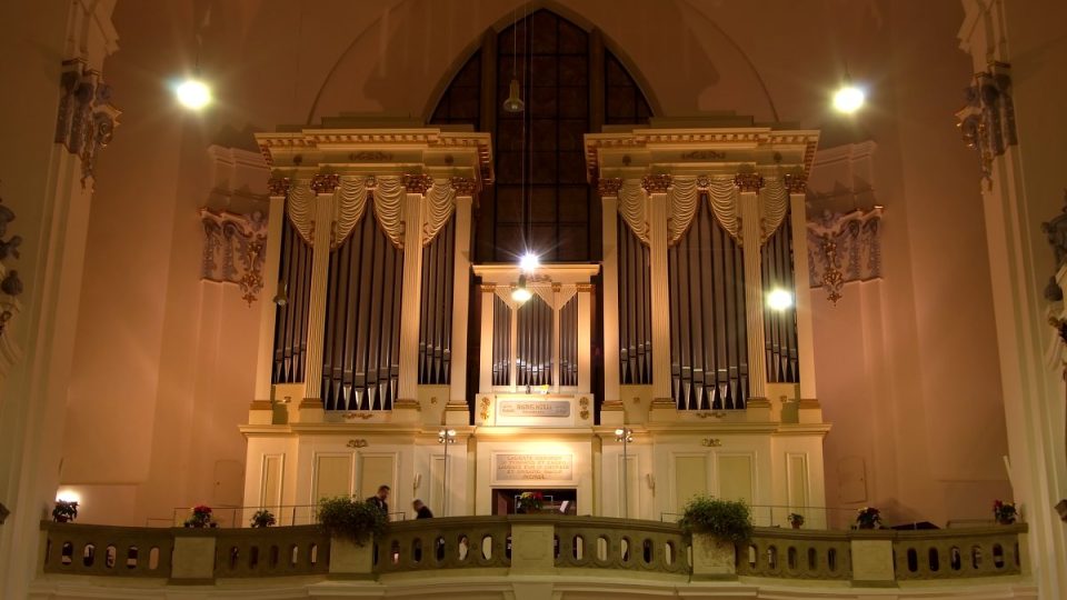 Působivou dominantou interiéru katedrály sv. Petra a Pavla jsou varhany
