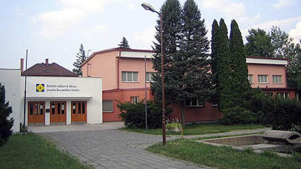 Hlavní budova SOŠ Josefa Sousedíka ve Vsetíně, kde vznikají například i díla z perníku