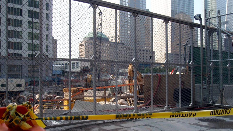 Staveniště na Ground Zero, kde by kromě nových mrakodrapů měl vzniknout památník obětí útoků z 11. září 2001