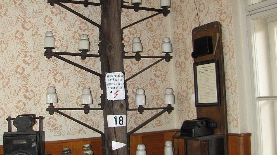 V muzeu nechybí ani stožár pro rozvod elektřiny