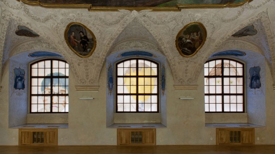 Instalace Woo-ri v refektáři dominikánského kláštera u sv. Jiljí v Praze