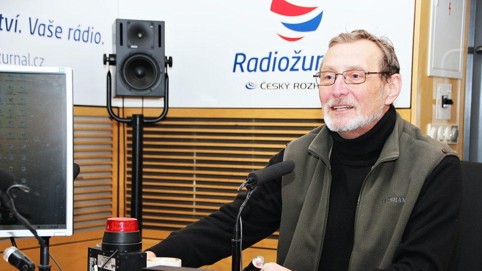 Ladislav Frej ve studiu Radiožurnálu