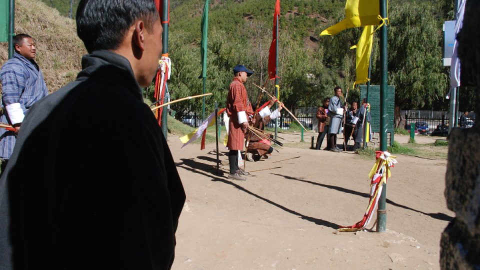 Bhútánci vydrží střílet z luku dlouhé hodiny