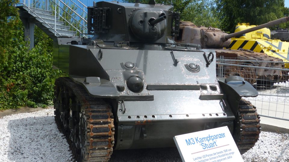Americký lehký tank M3 Stuart. Je až neuvěřitelné, s jakými předpotopními stroji vstupovaly Spojené státy do 2. světové války