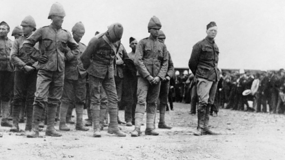 Druhá burská válka, Jižní Afrika (1899–1902). W. S. Churchill vpravo