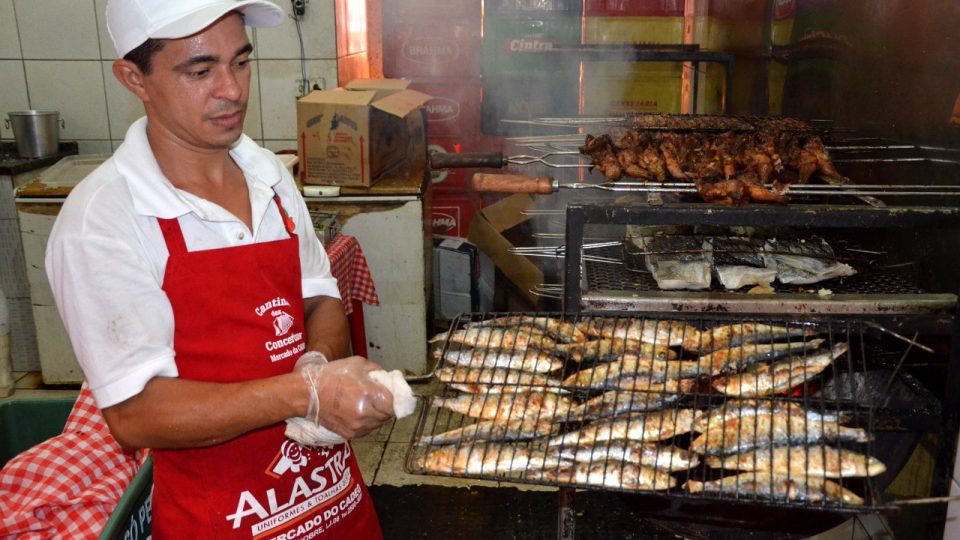 V portugalské restauraci nesmí chybět grilované sardinky