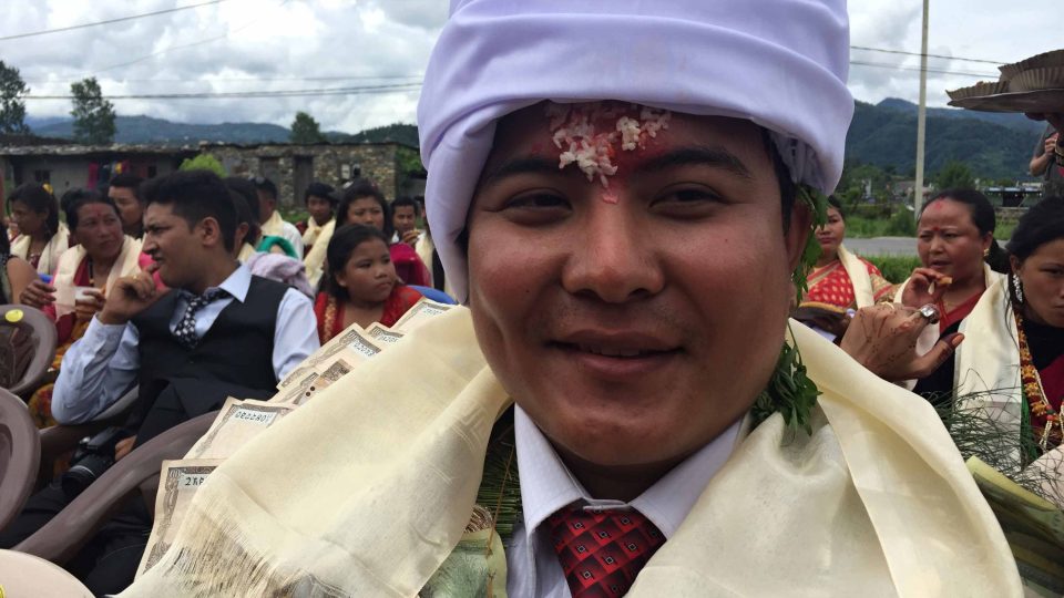 Gurungové vykazují jiné etnické rysy než ostatní obyvatelé Nepálu. Vizuálně se blíží spíše Mongolům