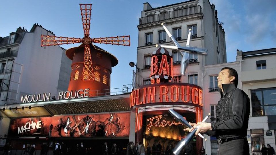 Mario Berousek vystupuje i ve slavném kabaretu Moulin Rouge