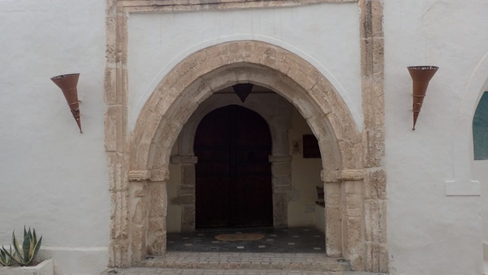 Obec Hára Sghír dříve obývali židé, kteří Džerbu opustili v 70. a 80. letech 20. století
