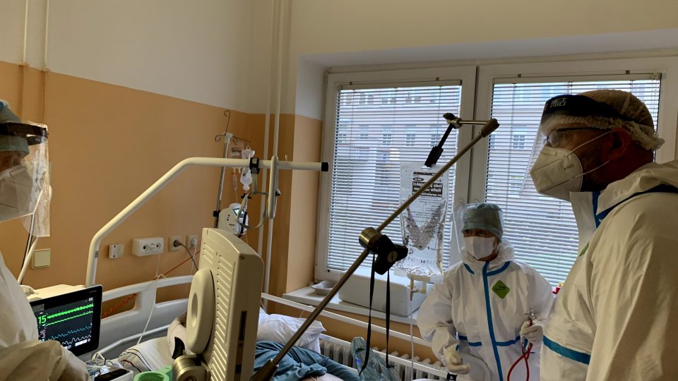 Lékaři konzultují pomoc pacientům s královéhradeckou nemocnicí