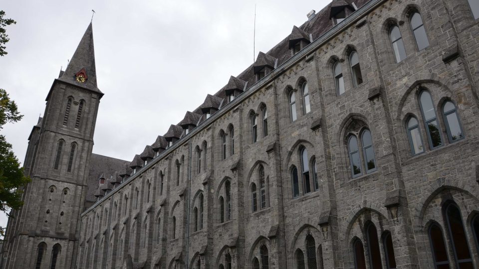 Budova kláštera Maredsous v Belgii