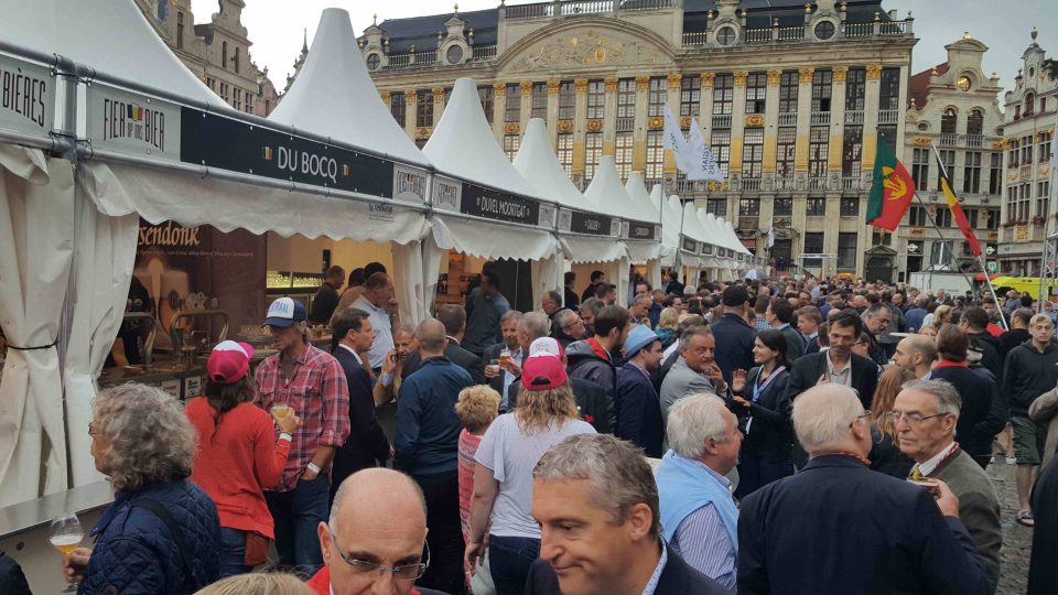 Belgický pivní festival na Velkém náměstí v Bruselu
