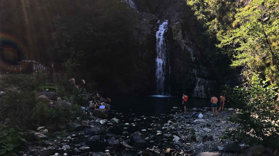 Změjkovské kaskádovité vodopády lákají do těchto končin i turisty
