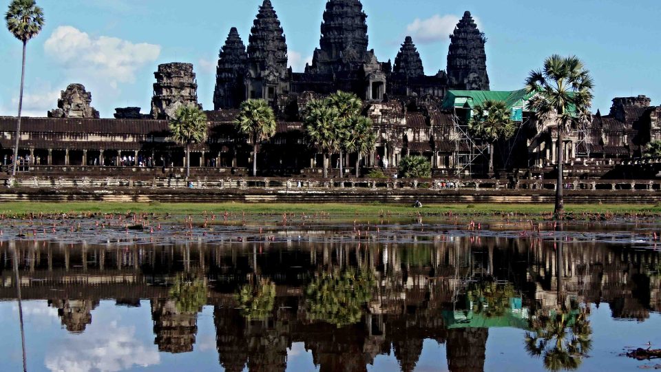 Monumentalita chrámů starobylého Angkorského království uchvacuje i po osmi stoletích