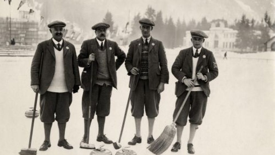 Curling je olympijskou disciplínou už od prvních zimních her v roce 1924