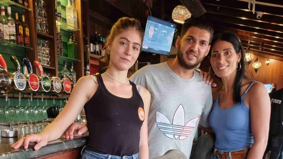 Džalá Abú Sálih se kolegyněmi ve své restauraci na Golanských výšinách