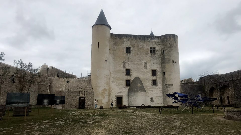 Středověký hrad na ostrově Noirmoutier