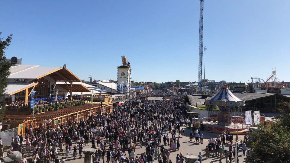 Branami Oktorberfestu v roce 2019 prošlo na šest milionů lidí