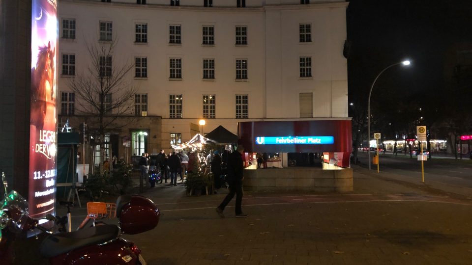 Veganský vánoční trh na berlínském náměstí Fehrbellinerplatz