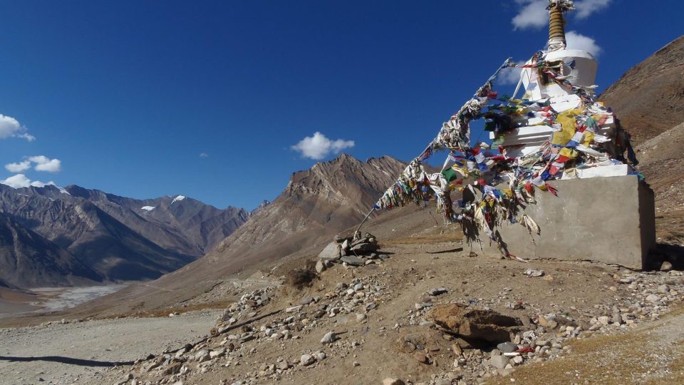 Hory, modrá obloha a svobodná duše Tibetu. O tom se zpívá v kandinské lidové písni