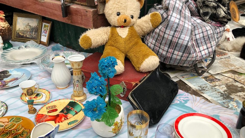 Hodně lidí na moskevský bleší trh míří kvůli věcem, které se už nevyrábí – kvůli starým hračkám, loutkám nebo vánočním ozdobám, jaké si pamatují z dětství