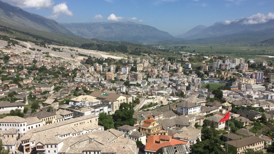 Historické kamenné centrum albánského města Gjirokastra je na seznamu kulturního dědictví UNESCO