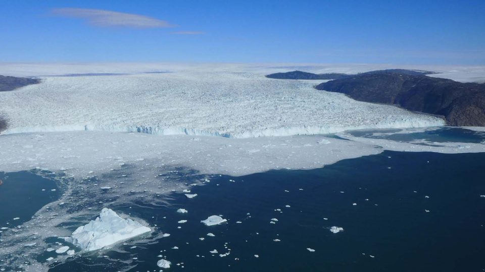 Vědci tábořili na ledovci Store Glacier v západním Grónsku