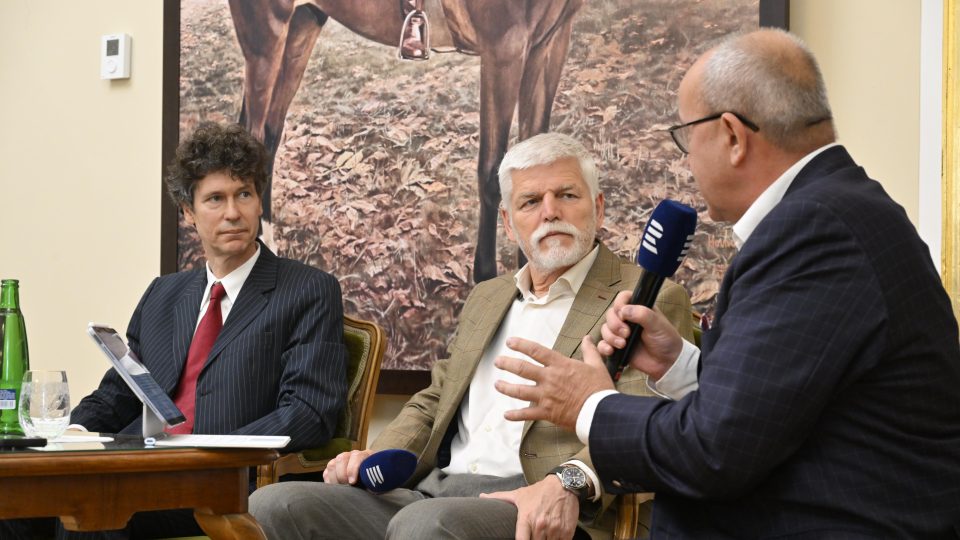 Prezident Petr Pavel, prapravnuk TGM Tomáš Kotík a moderátor Jan Pokorný