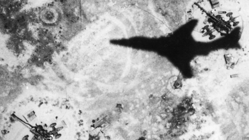 Protiletecká obrana severovietnamské komunistické armády na snímku ze vzduchu