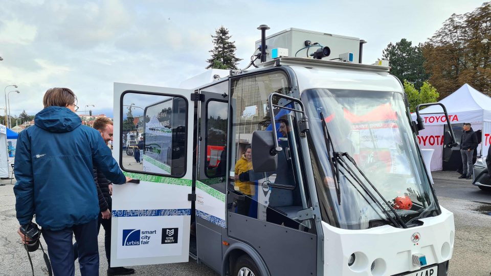 Po dvou a půl letech vývoje se minibusem mohli vůbec poprvé projet cestující na veletrhu Urbis