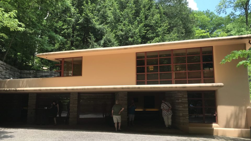 Vila Fallingwater architekta Franka Loyda Wrighta v Pensylvánii