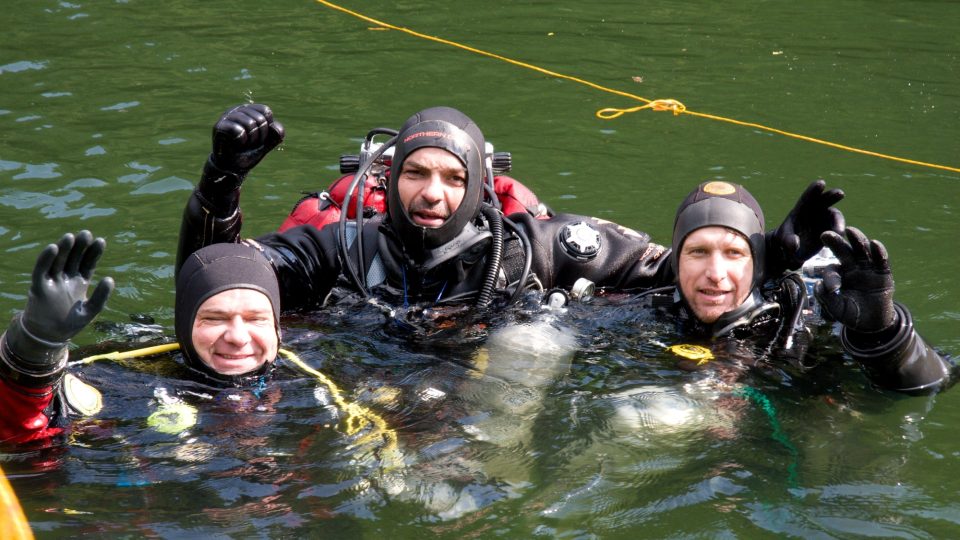 Potápěči z mise Hydronaut chvíli po vynoření