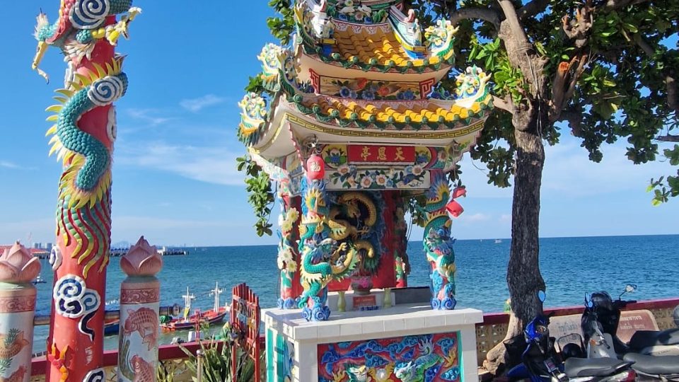 I v Hua Hin platí, že město za svůj rozvoj vděčí čínské komunitě. Její chrámy jsou dodnes uctívány | foto: David Jakš, Český rozhlas I v Hua Hin platí, že město za svůj rozvoj vděčí čínské komunitě. Její chrámy jsou dodnes uctívány