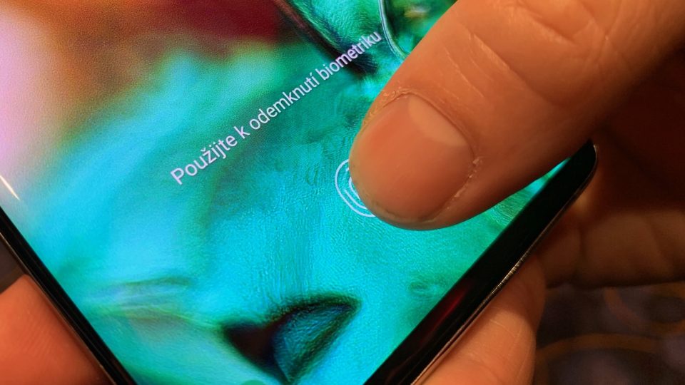 Samsung Galaxy S10 je první telefon na světě vybavený biometrickou ultrazvukovou čtečkou