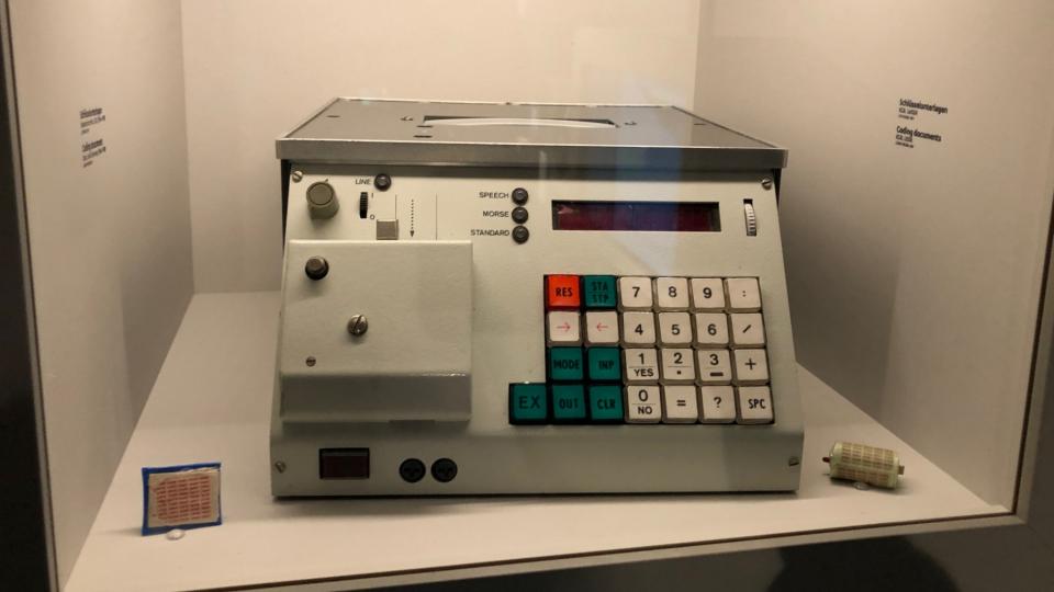 Sprach-Morse-Generator bylo digitální zařízení, kam se ručně vyťukala zpráva a ta se pak sama nahrála